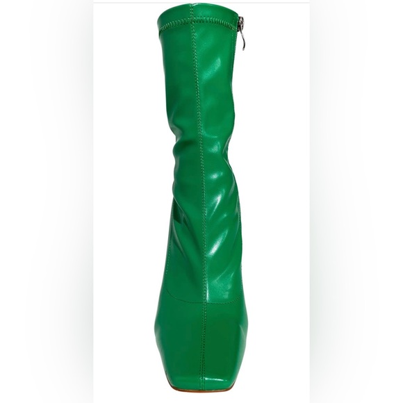 Perfect holiday boots! These gorgeous boots won’t last! Hurry! - Picture 5 of 6